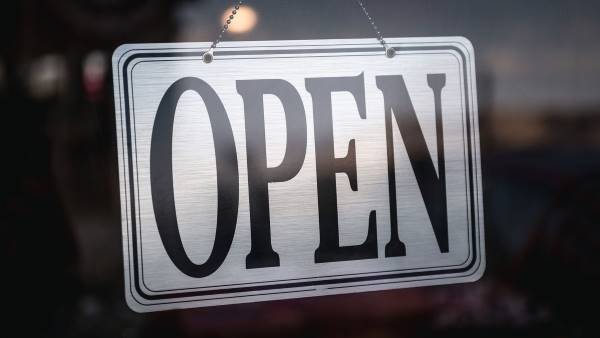 コメダシロノワールは何時から食べれる？