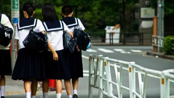 小林鷹之の娘の中学が御三家の桜蔭学園は本当？