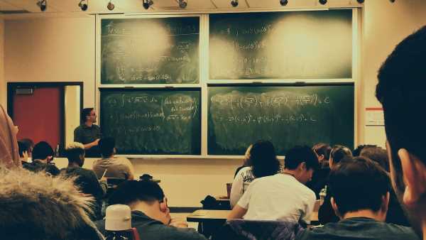 加藤勝信の娘の大学はどこ?