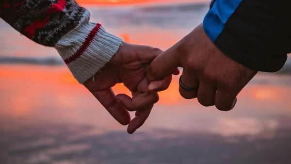 吉村洋文と嫁の馴れ初めは？ 