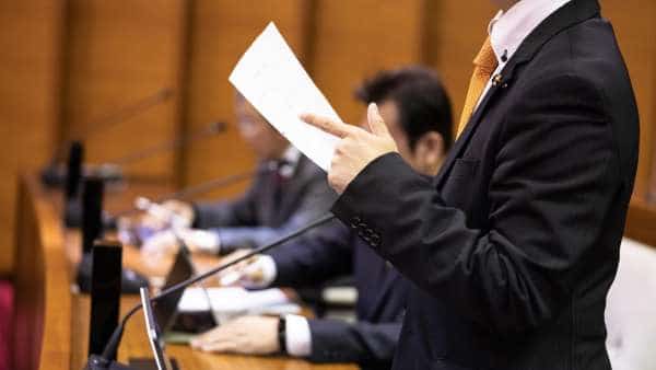 岩屋毅の経歴は？